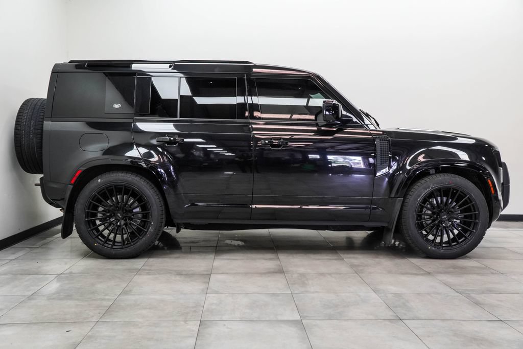 Used 2022 Land Rover Defender 110 X-Dynamic HSE AWD/4WD image 10