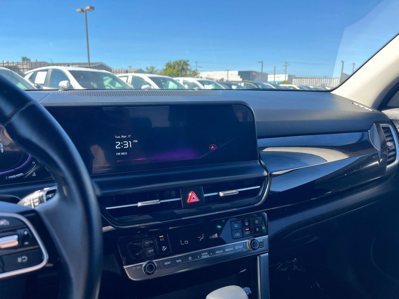 Used 2025 Kia Seltos S image 17