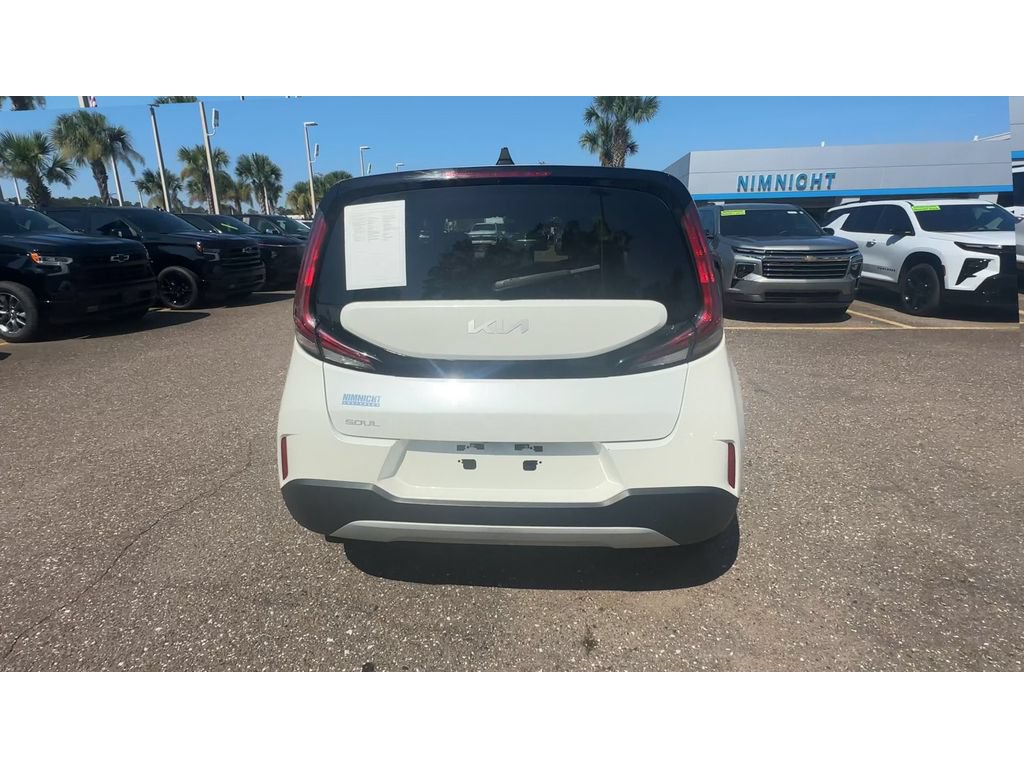 Used 2024 Kia Soul LX w/ Option Group 015 FWD image 3