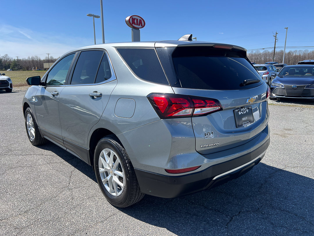 Used 2023 Chevrolet Equinox LT w/ Driver Convenience Package AWD/4WD image 3