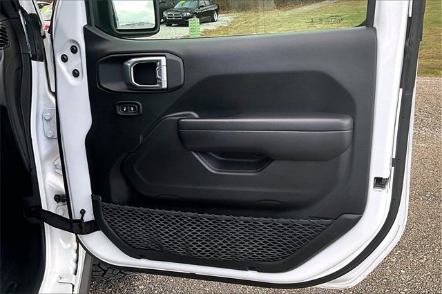 Used 2021 Jeep Gladiator Willys image 24