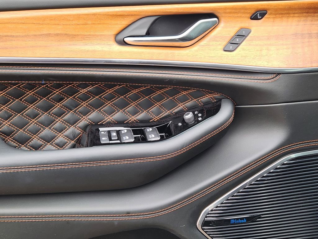 Used 2025 Jeep Grand Cherokee L Summit image 22