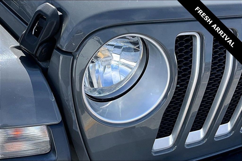 Used 2020 Jeep Wrangler Unlimited Sahara image 29