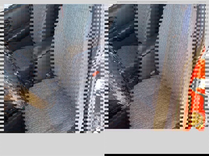 Used 2000 Jeep Cherokee Sport image 2