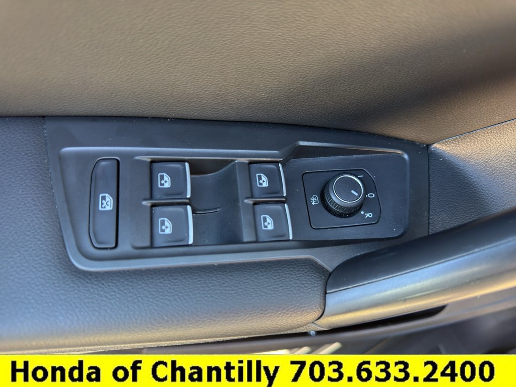 Used 2021 Volkswagen Tiguan SE w/ 3rd Row Seat Package AWD/4WD image 17