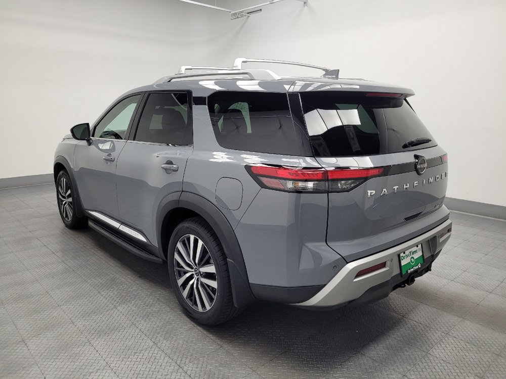 Used 2022 Nissan Pathfinder Platinum w/ Lighting Package (N93) FWD image 3