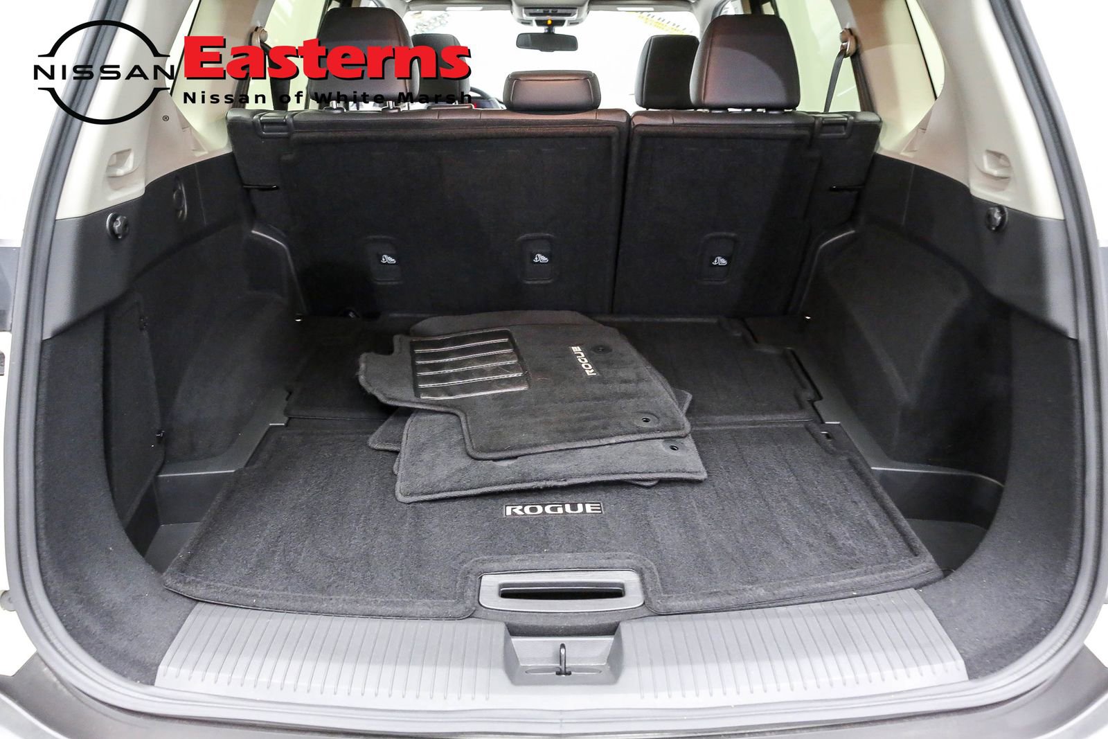 Used 2023 Nissan Rogue SL w/ SL Premium Package image 9