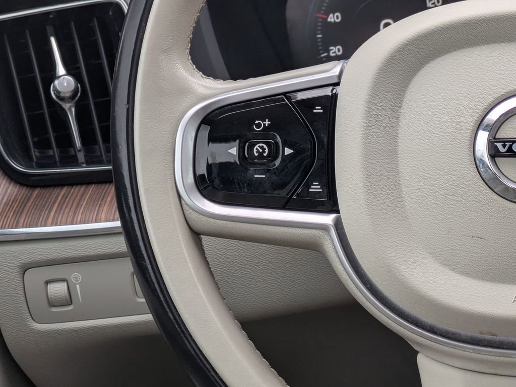 Used 2019 Volvo XC60 T5 Inscription w/ Protection Package Premier image 13