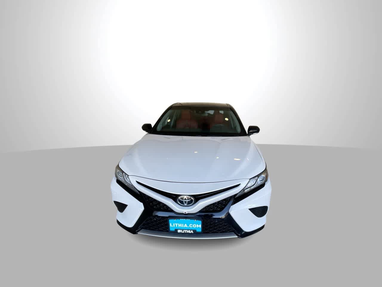 Used 2018 Toyota Camry XSE w/ Driver Assist Package FWD image 3
