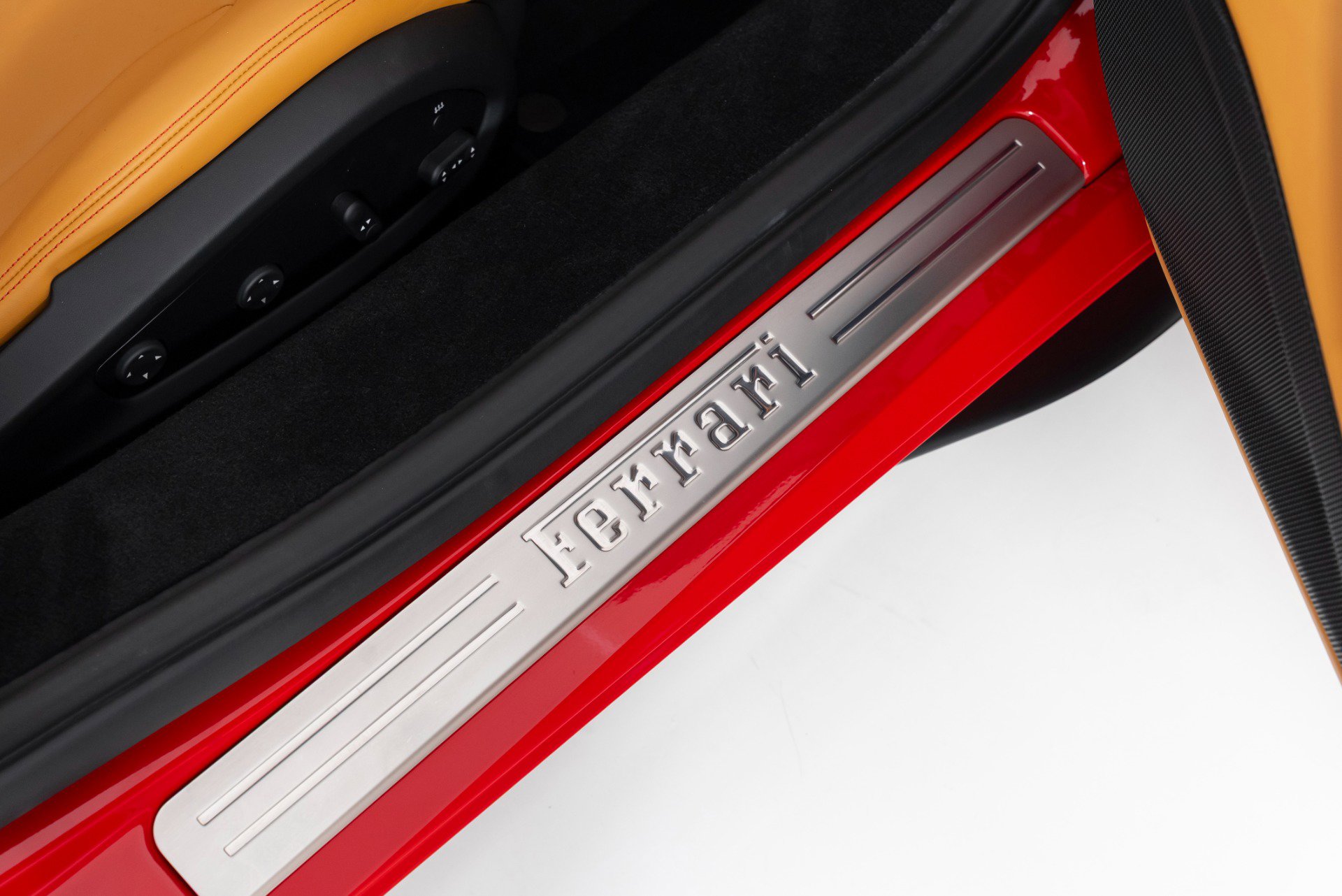 Used 2021 Ferrari F8 Tributo image 36