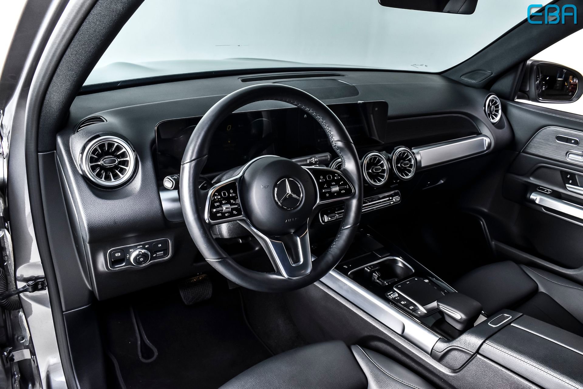 Used 2023 Mercedes-Benz EQB 300 4MATIC image 14