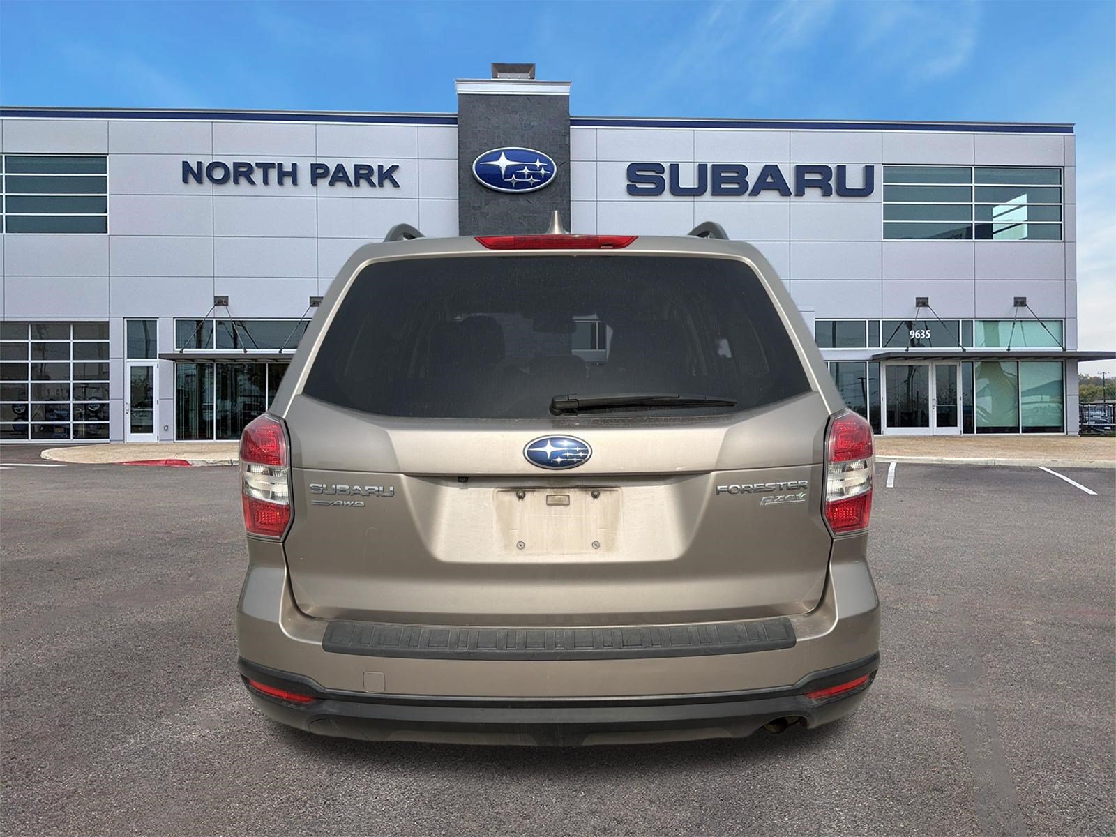 Used 2016 Subaru Forester 2.5i Premium AWD/4WD image 4