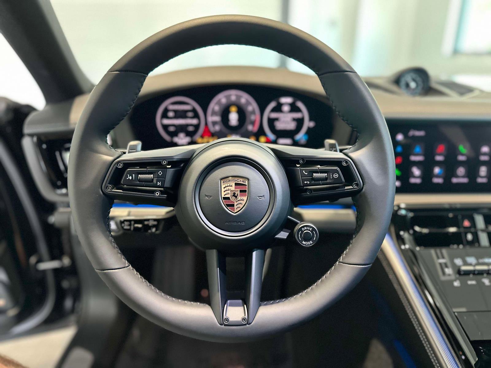 New 2025 Porsche Panamera 4 image 25