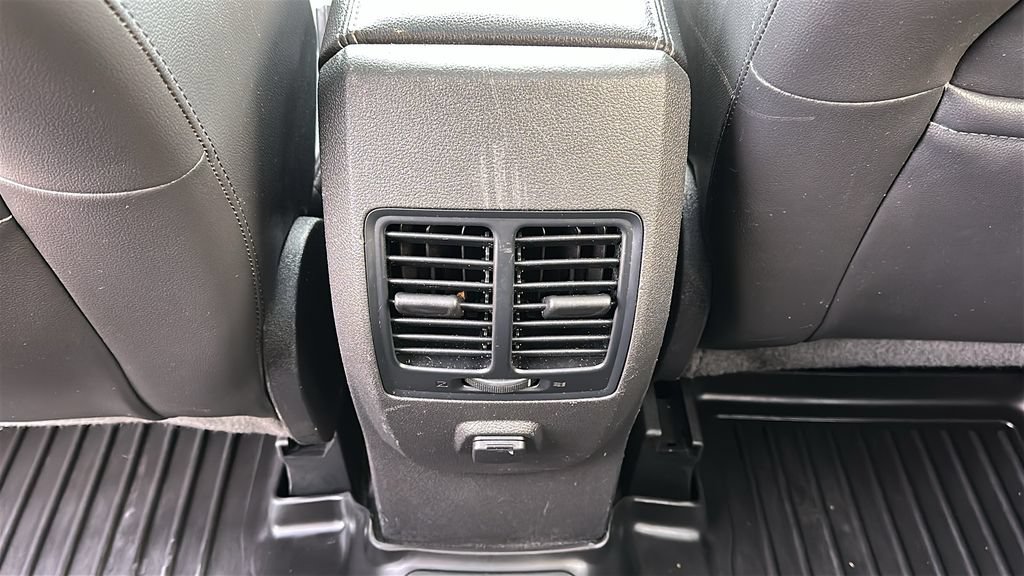Used 2018 Ford Escape SE w/ SE Sport Appearance Package AWD/4WD image 31