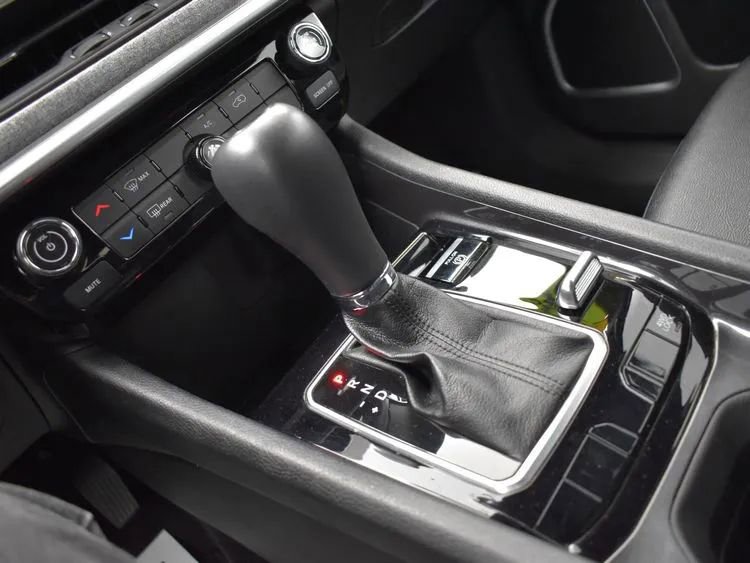 Used 2024 Jeep Compass Latitude image 34