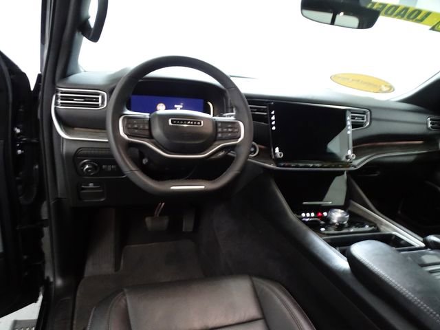 Certified 2022 Jeep Wagoneer Series III w/ Premium Group I image 5