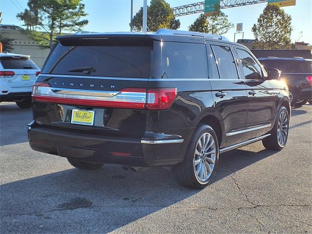 Used 2020 Lincoln Navigator Reserve w/ Luxury Package image 2