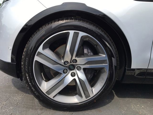 New 2023 Land Rover Discovery HSE R-Dynamic image 36