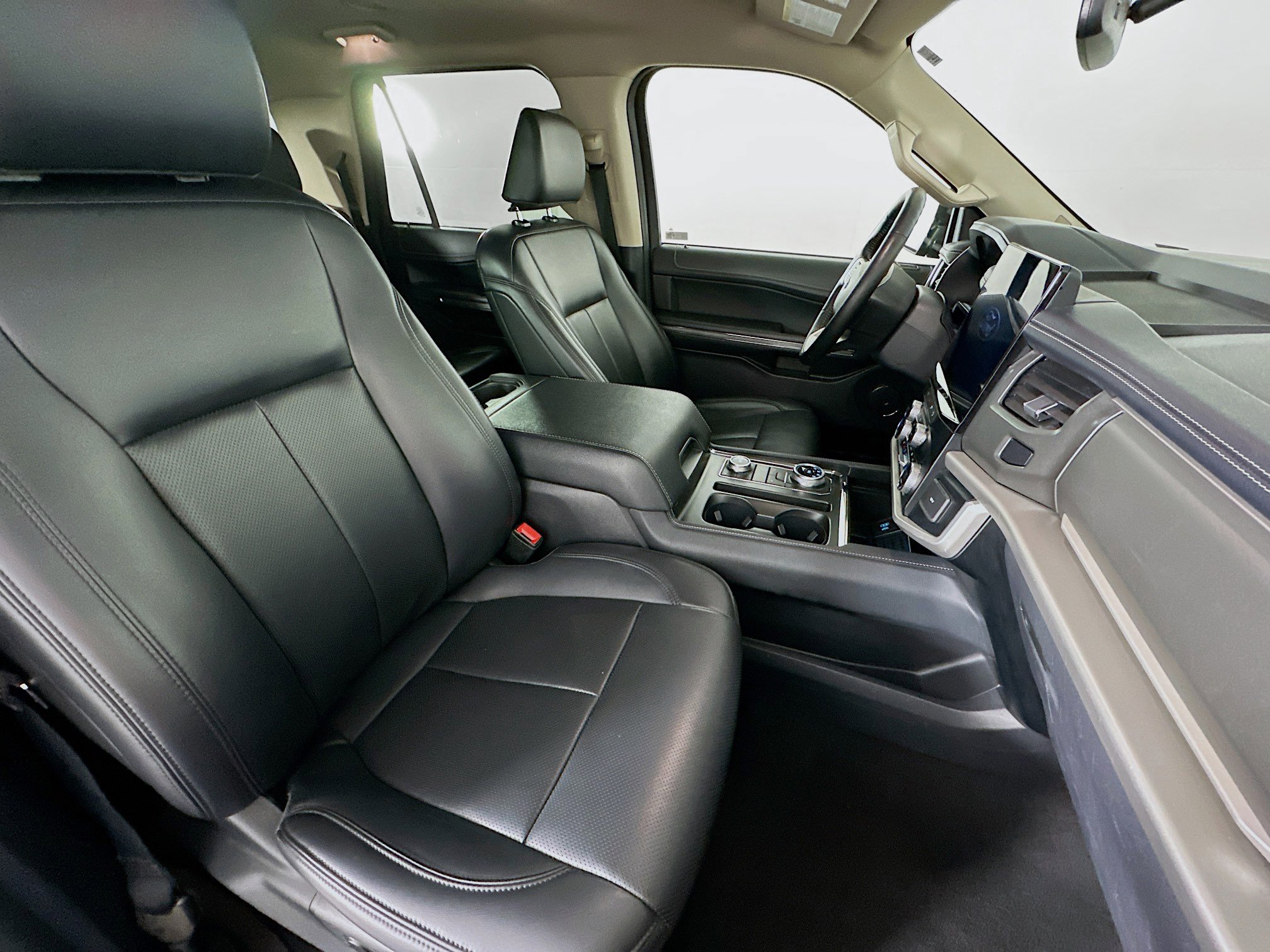 Used 2024 Ford Expedition Max XLT image 33