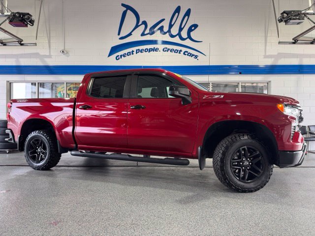 Used 2022 Chevrolet Silverado 1500 LT Trail Boss w/ Convenience Package II AWD/4WD image 1