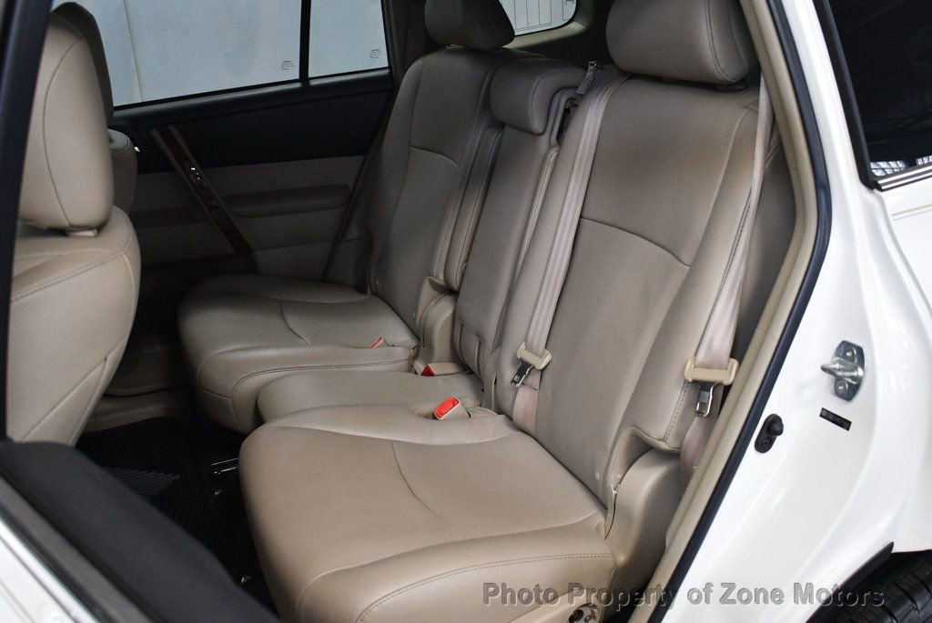 Used 2012 Toyota Highlander Limited w/ Tow Pkg image 21