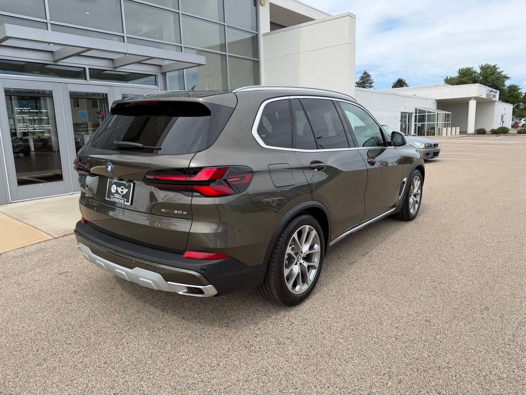 Used 2026 BMW X5 xDrive50e AWD/4WD image 3
