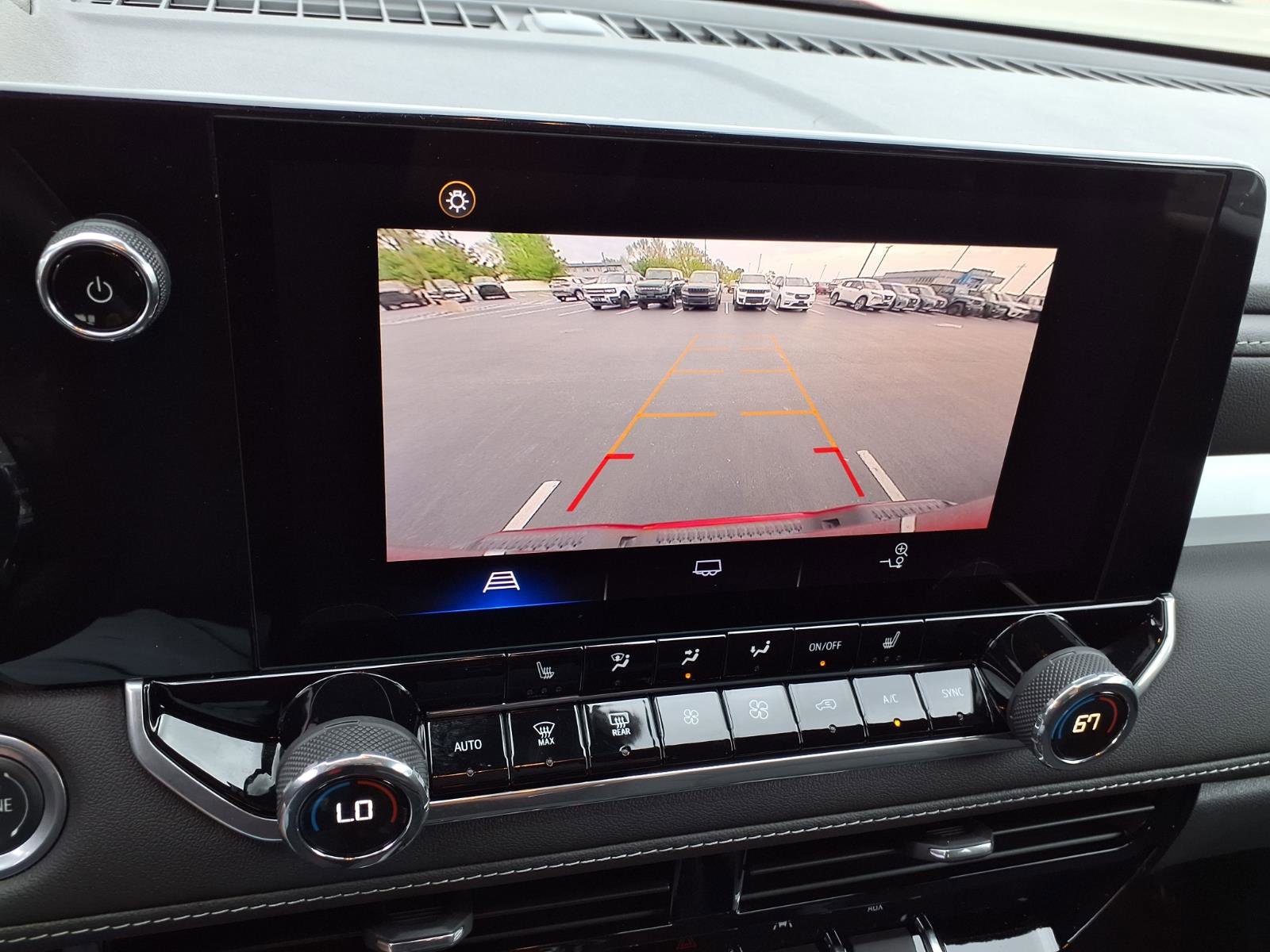 Used 2024 Chevrolet Colorado LT w/ LT Convenience Package II AWD/4WD image 5