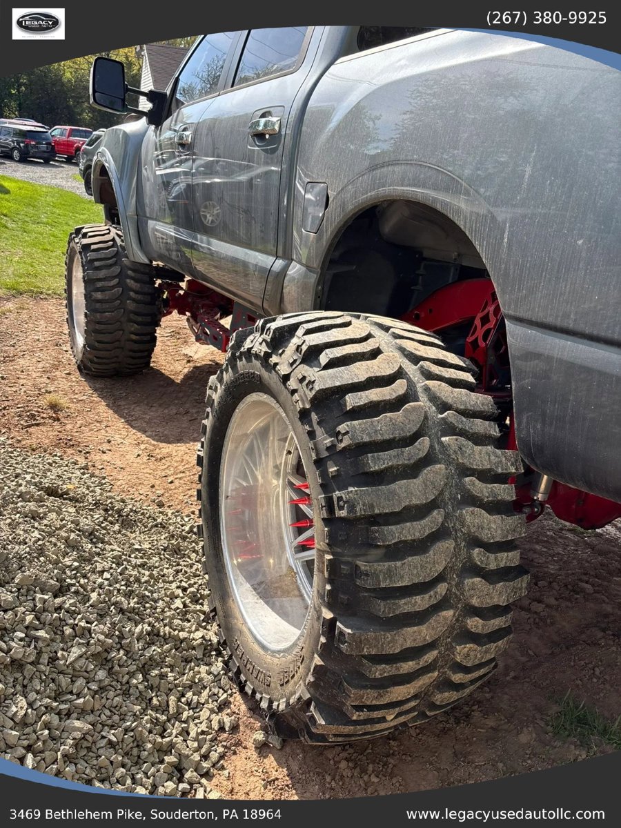 Used 2017 Nissan Titan SV AWD/4WD image 20