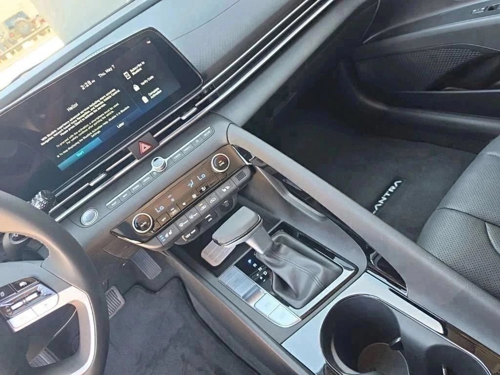 New 2026 Hyundai Elantra Limited FWD image 10