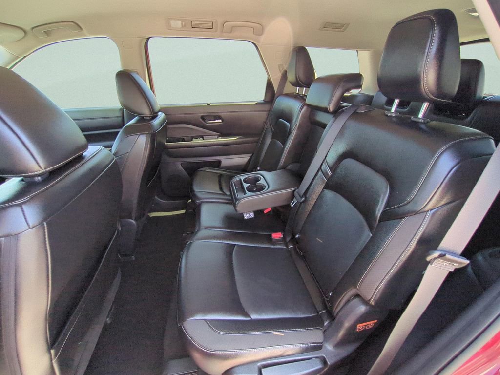Certified 2024 Nissan Pathfinder SL FWD image 21
