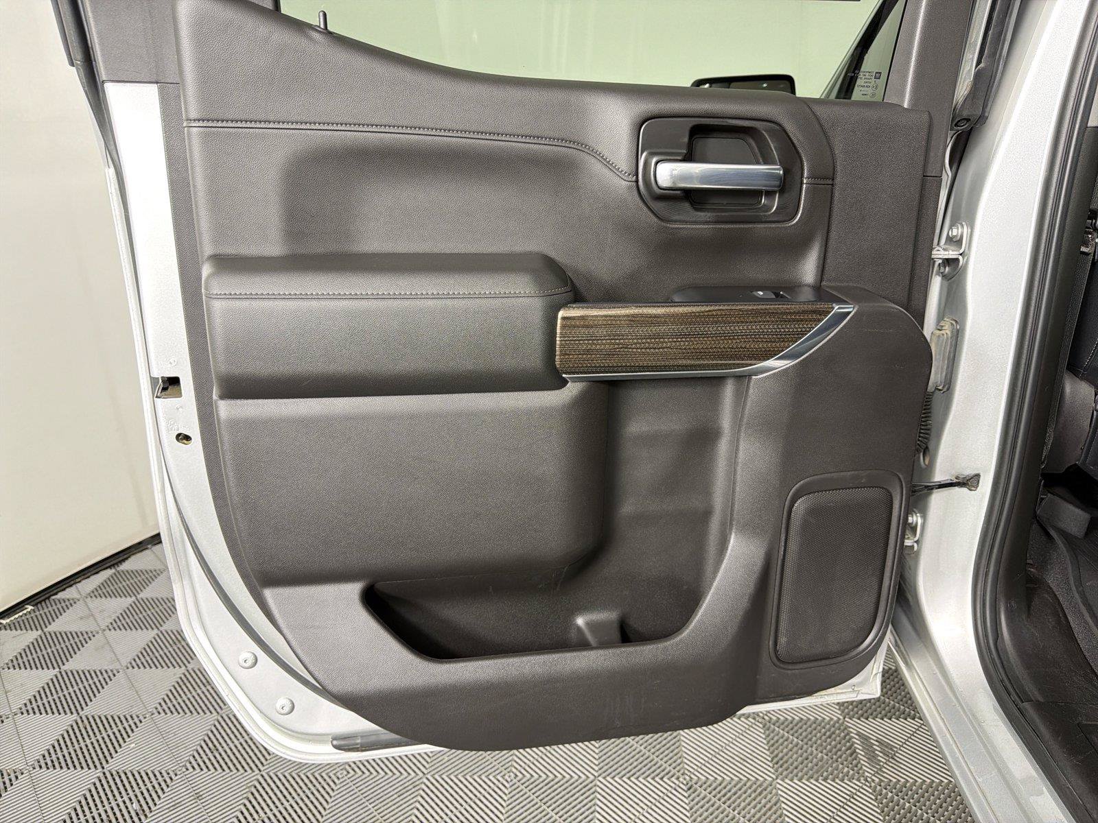 Used 2020 Chevrolet Silverado 1500 RST AWD/4WD image 19