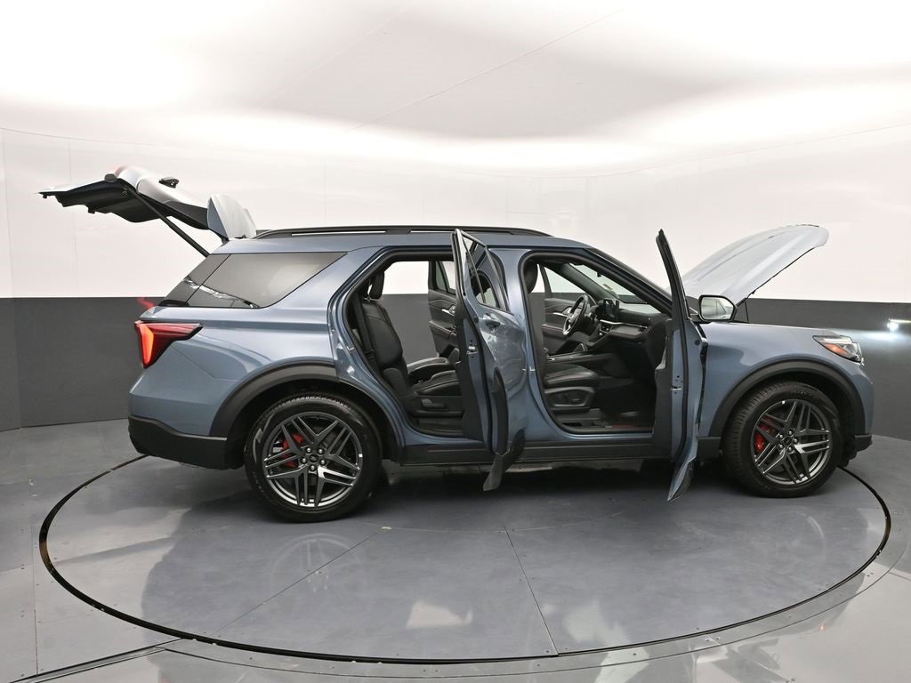 Used 2025 Ford Explorer ST w/ Sun And Sound Package image 56