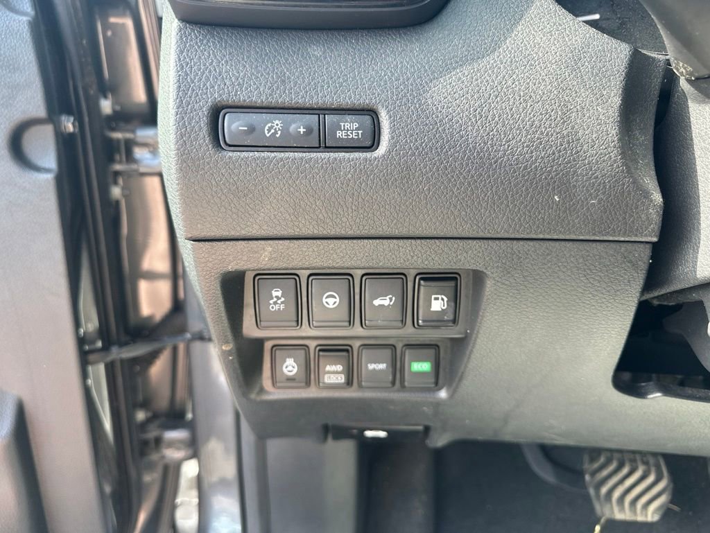 Used 2020 Nissan Rogue SL w/ Premium Package AWD/4WD image 18