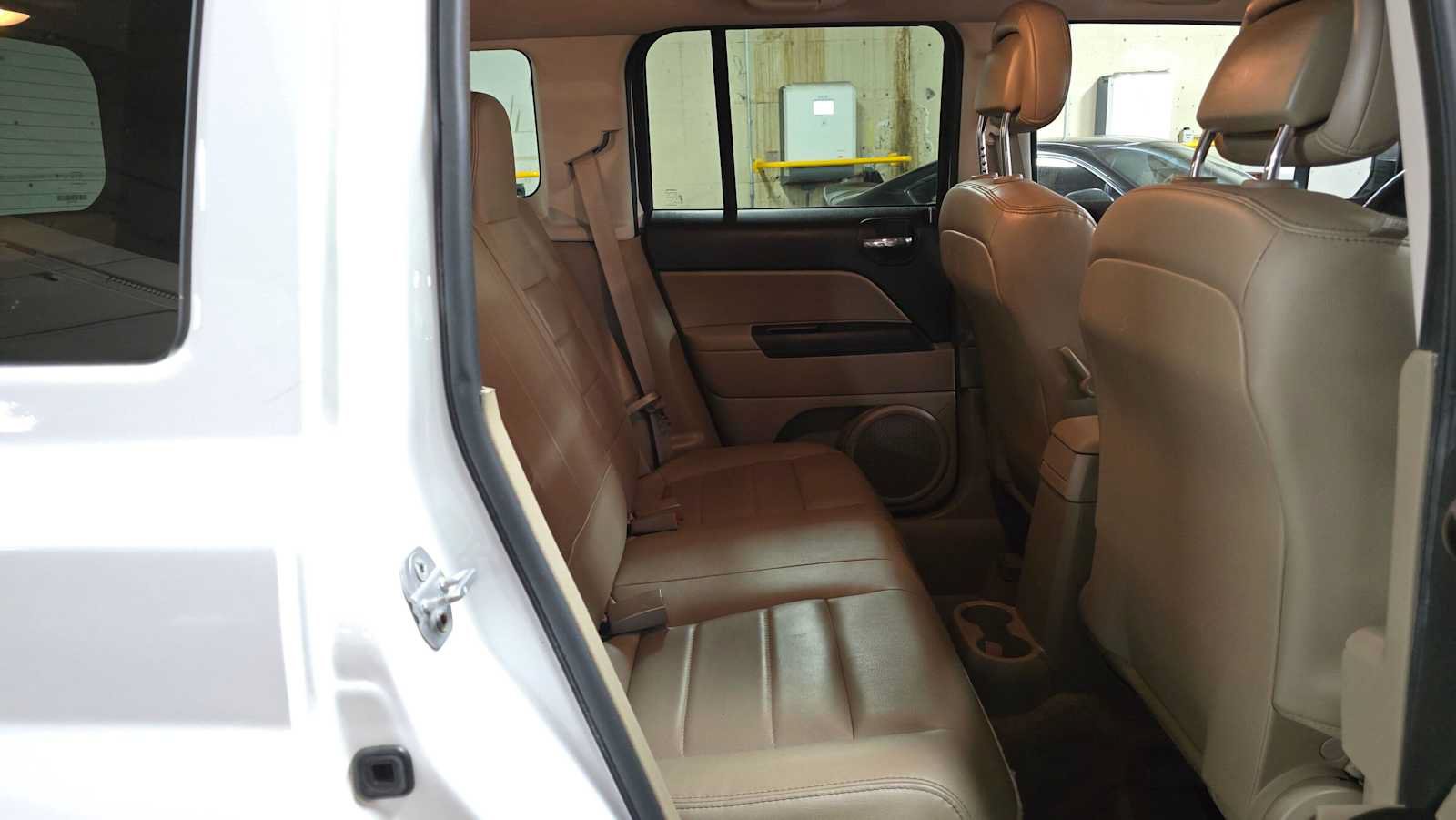 Used 2015 Jeep Patriot High Altitude AWD/4WD image 12