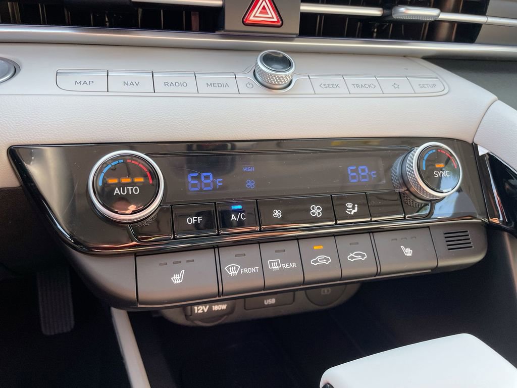 New 2025 Hyundai Elantra Limited image 44