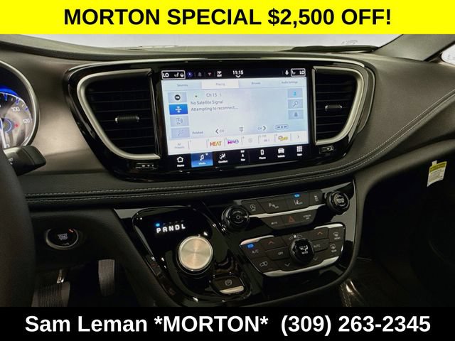 New 2027 Chrysler Pacifica Limited w/ Family Tech Group AWD/4WD image 15