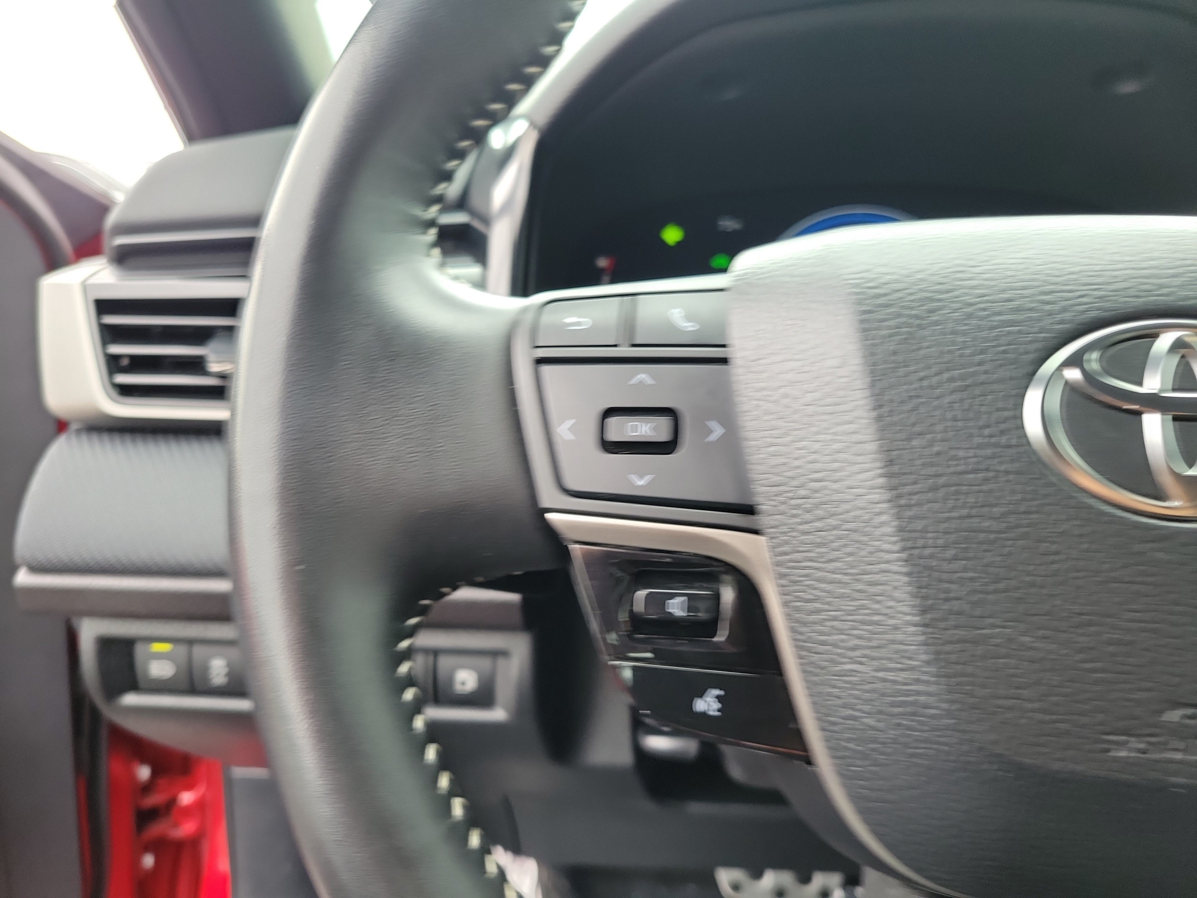 Used 2025 Toyota Camry SE FWD image 22