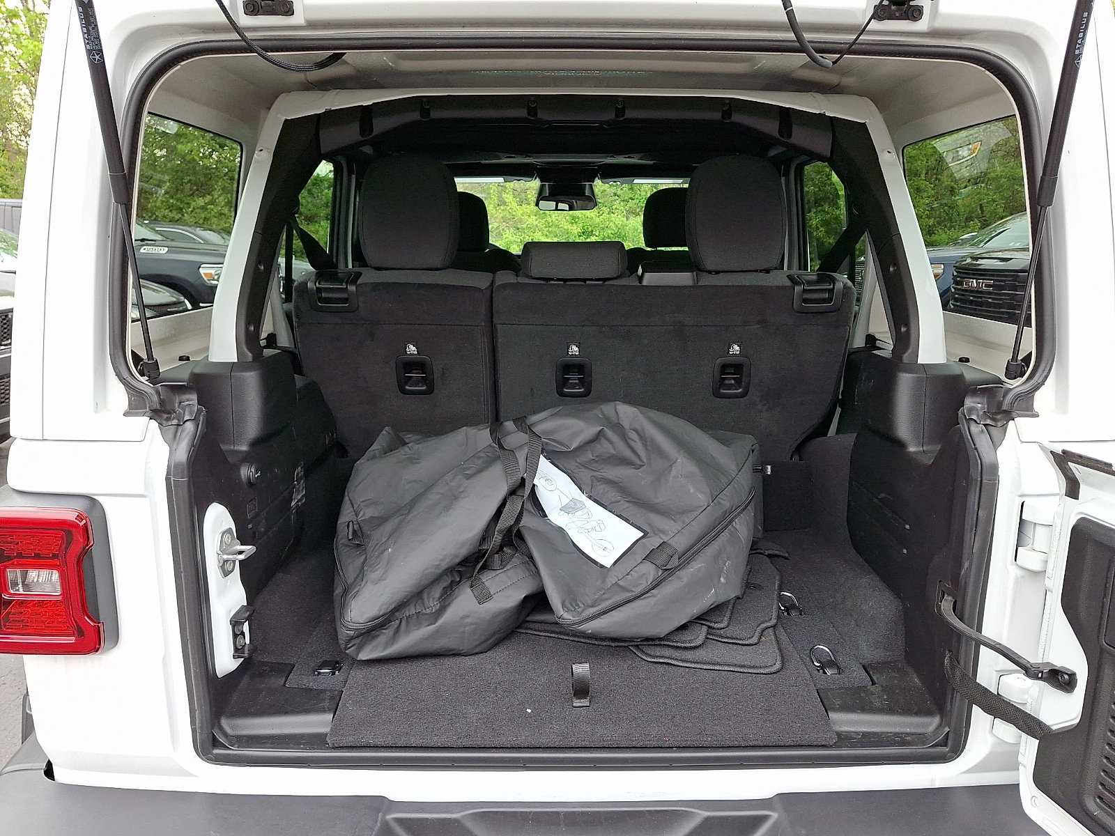 Certified 2025 Jeep Wrangler Unlimited Sahara AWD/4WD image 30