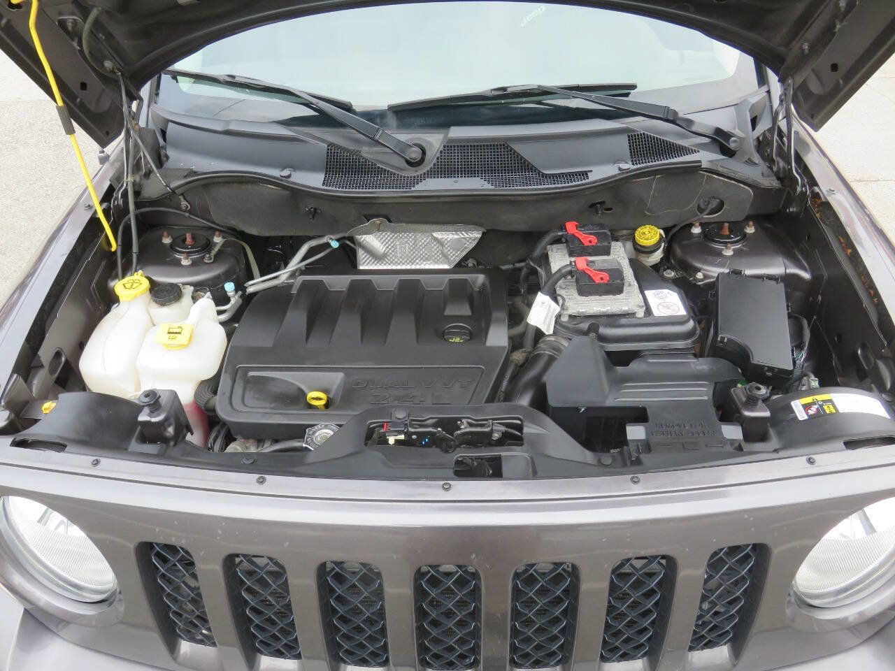 Used 2016 Jeep Patriot High Altitude AWD/4WD image 31