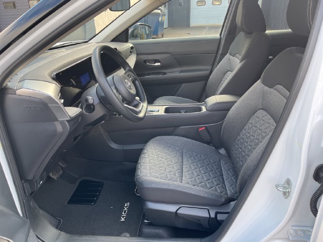 New 2026 Nissan Kicks SV w/ SV Premium Package AWD/4WD image 22