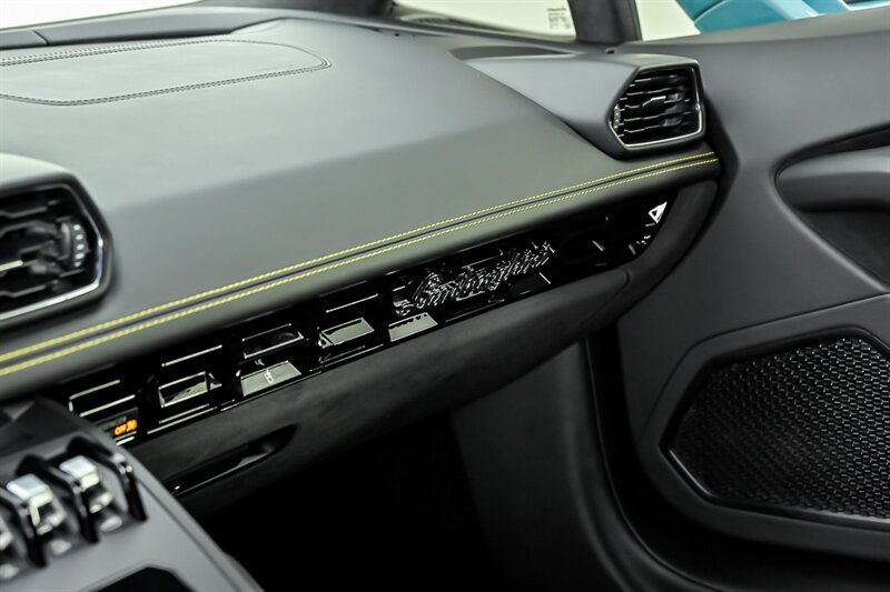Used 2021 Lamborghini Huracan EVO RWD image 40