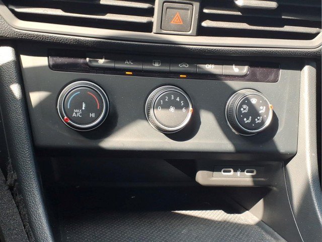 Certified 2024 Volkswagen Jetta Sport FWD image 17