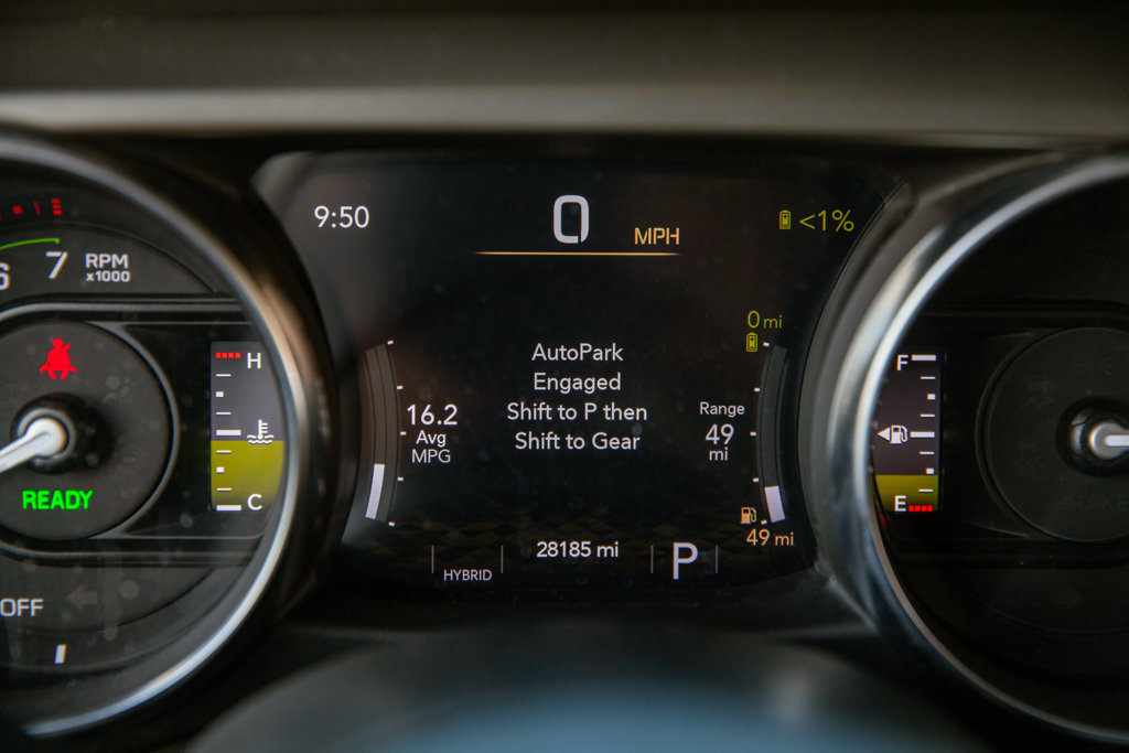 Used 2023 Jeep Wrangler Unlimited w/ Sun & Screen Package AWD/4WD image 18