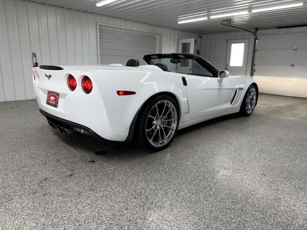 Used 2011 Chevrolet Corvette Grand Sport w/ Preferred Equipment Group RWD image 5