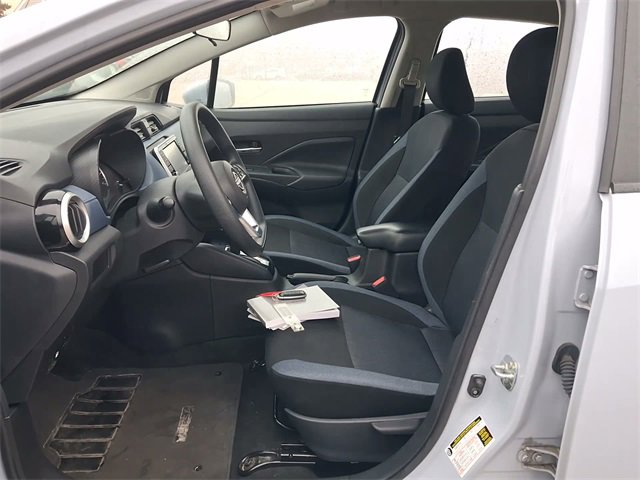 Used 2025 Nissan Versa SV image 12