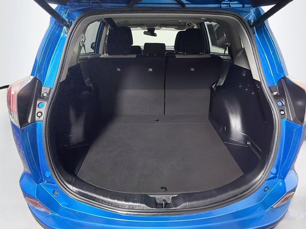 Used 2017 Toyota RAV4 XLE FWD image 30