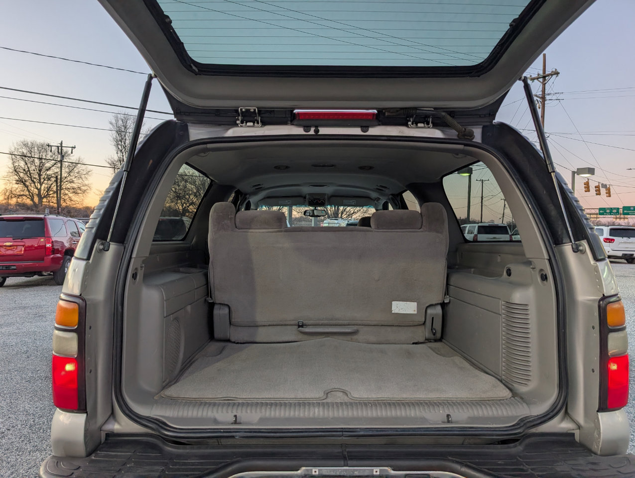 Used 2006 Chevrolet Suburban LS w/ Smart Select Package image 21