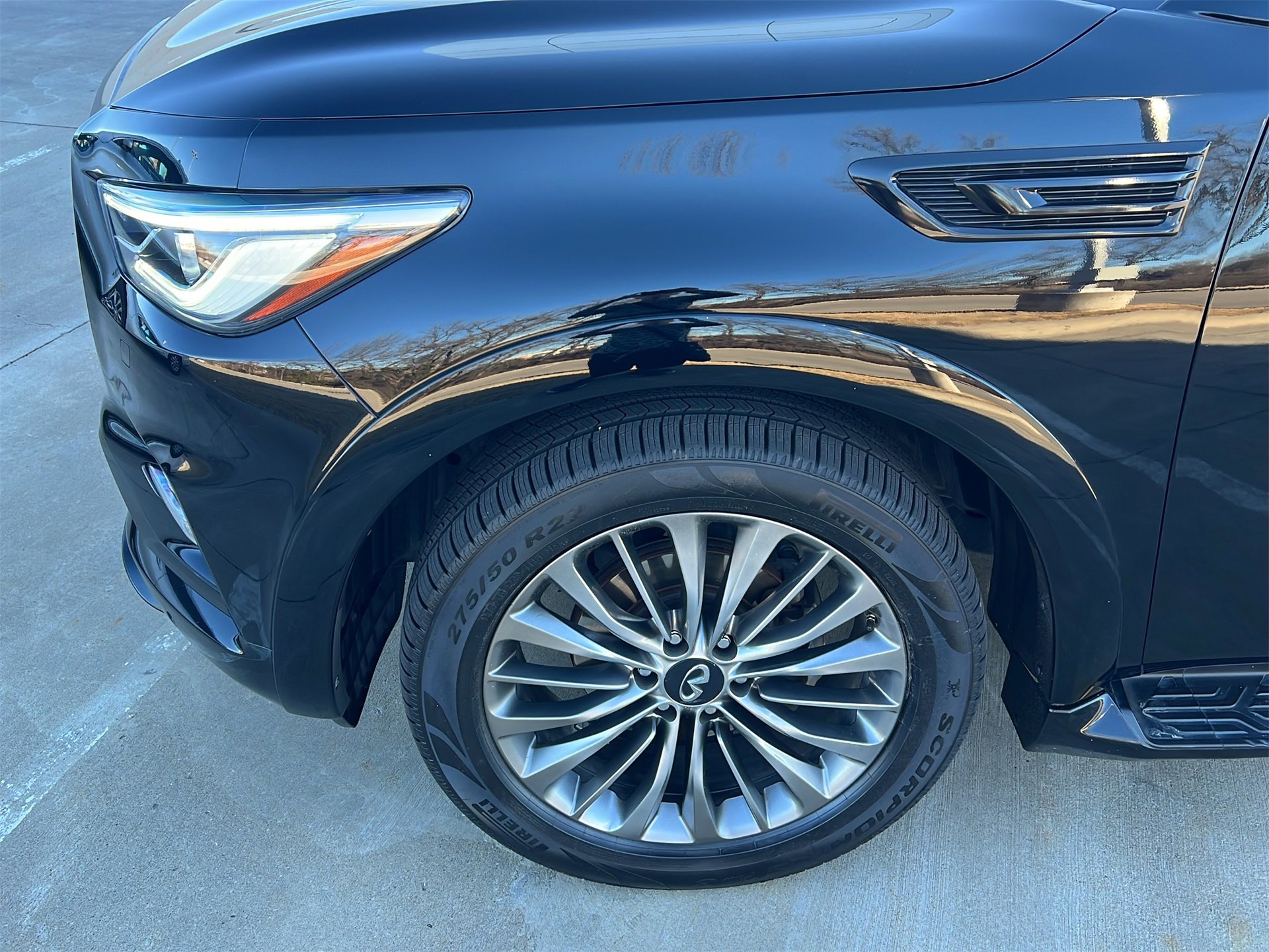 Certified 2018 INFINITI QX80 4WD w/ Deluxe Technology Package image 9