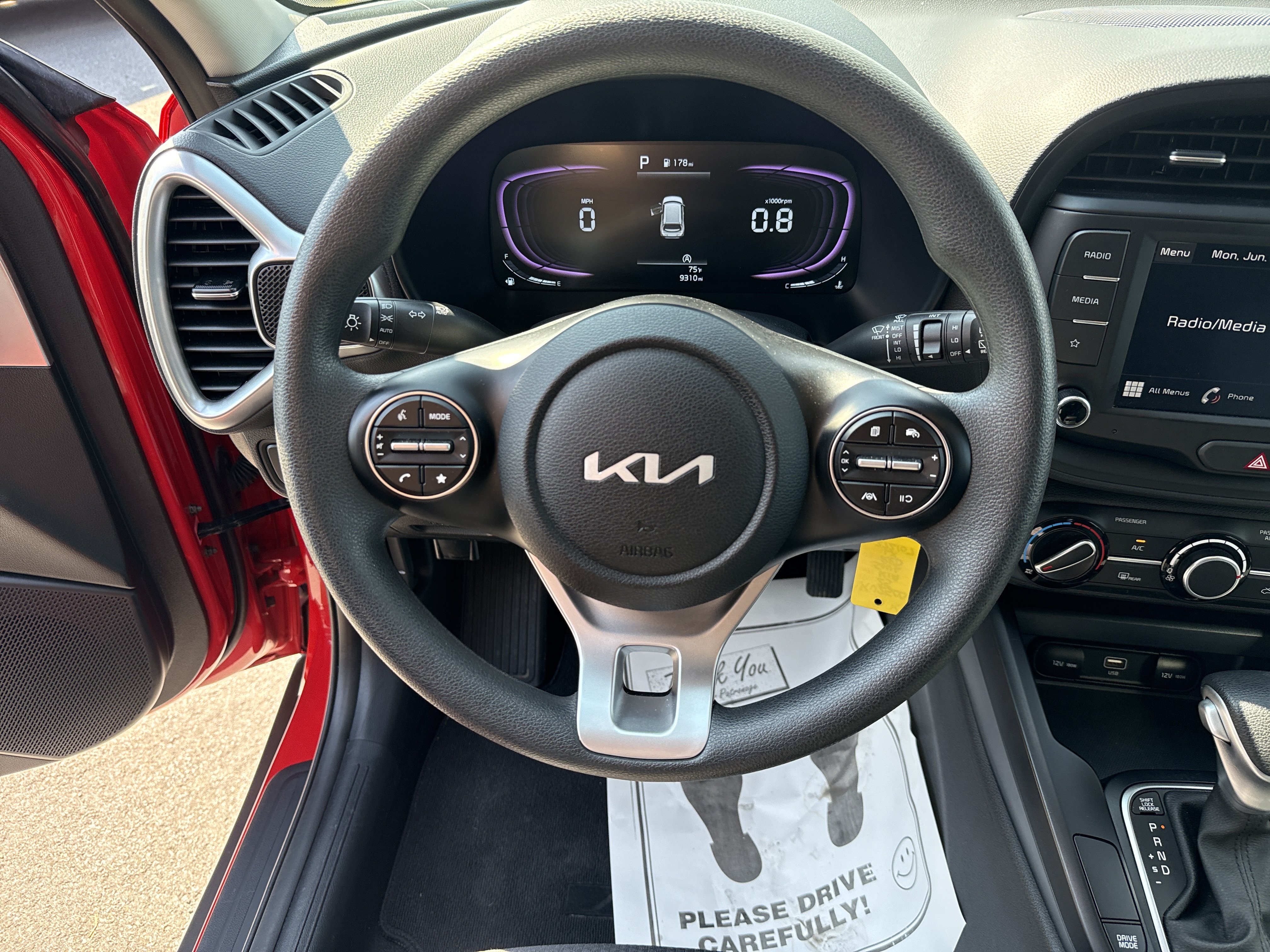 Certified 2025 Kia Soul LX w/ LX Technology Package FWD image 17