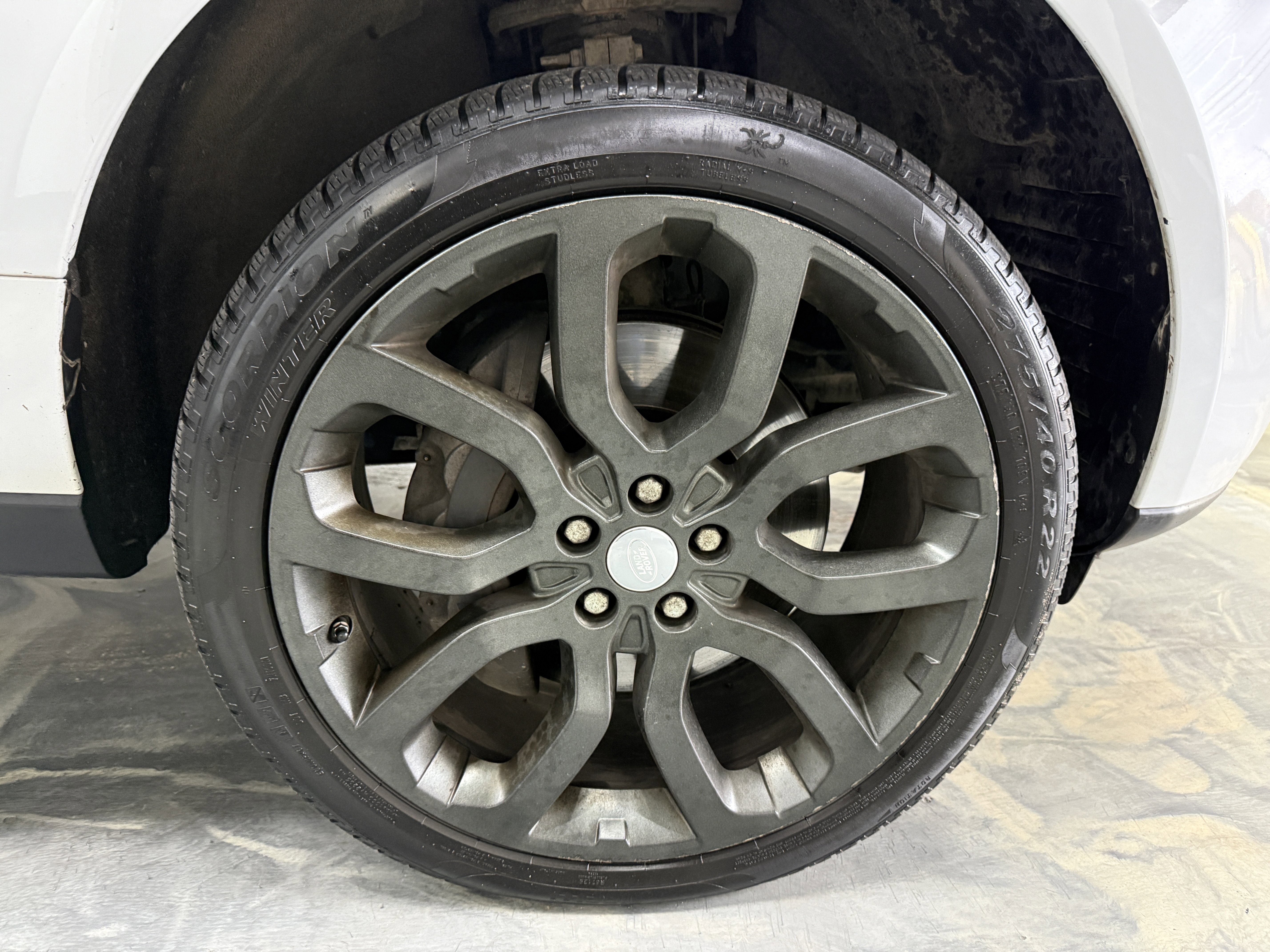 Used 2017 Land Rover Range Rover HSE image 29